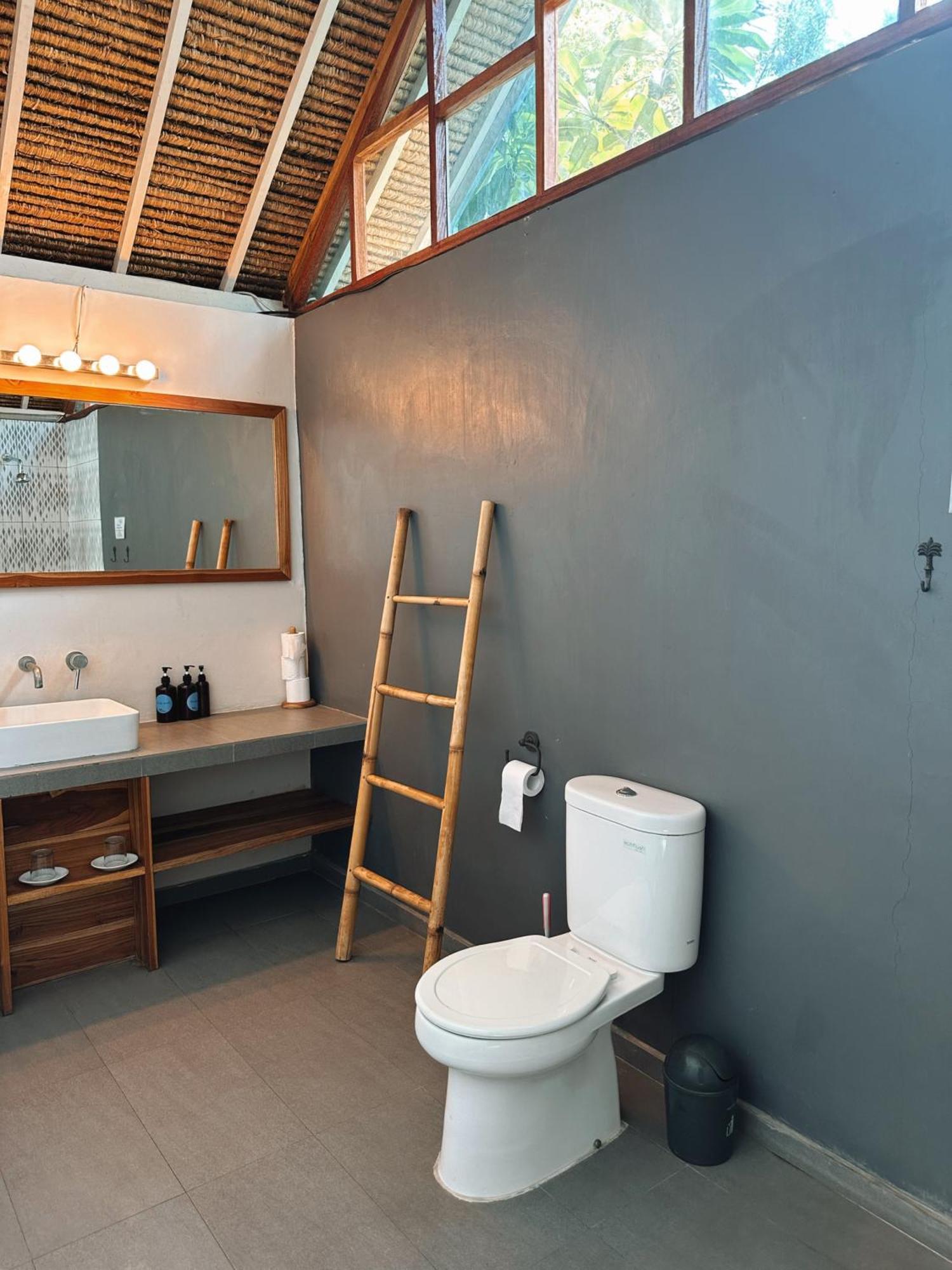 Captain Goodtimes Gili Air Exterior photo